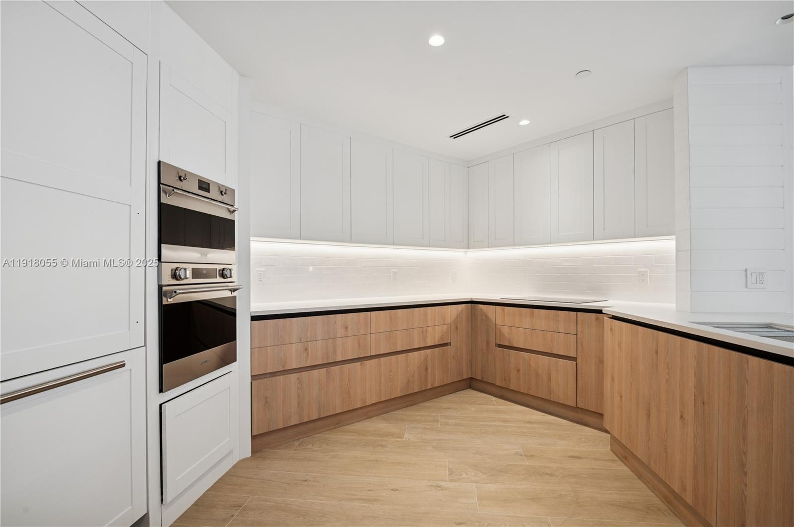 705 Crandon Blvd 306