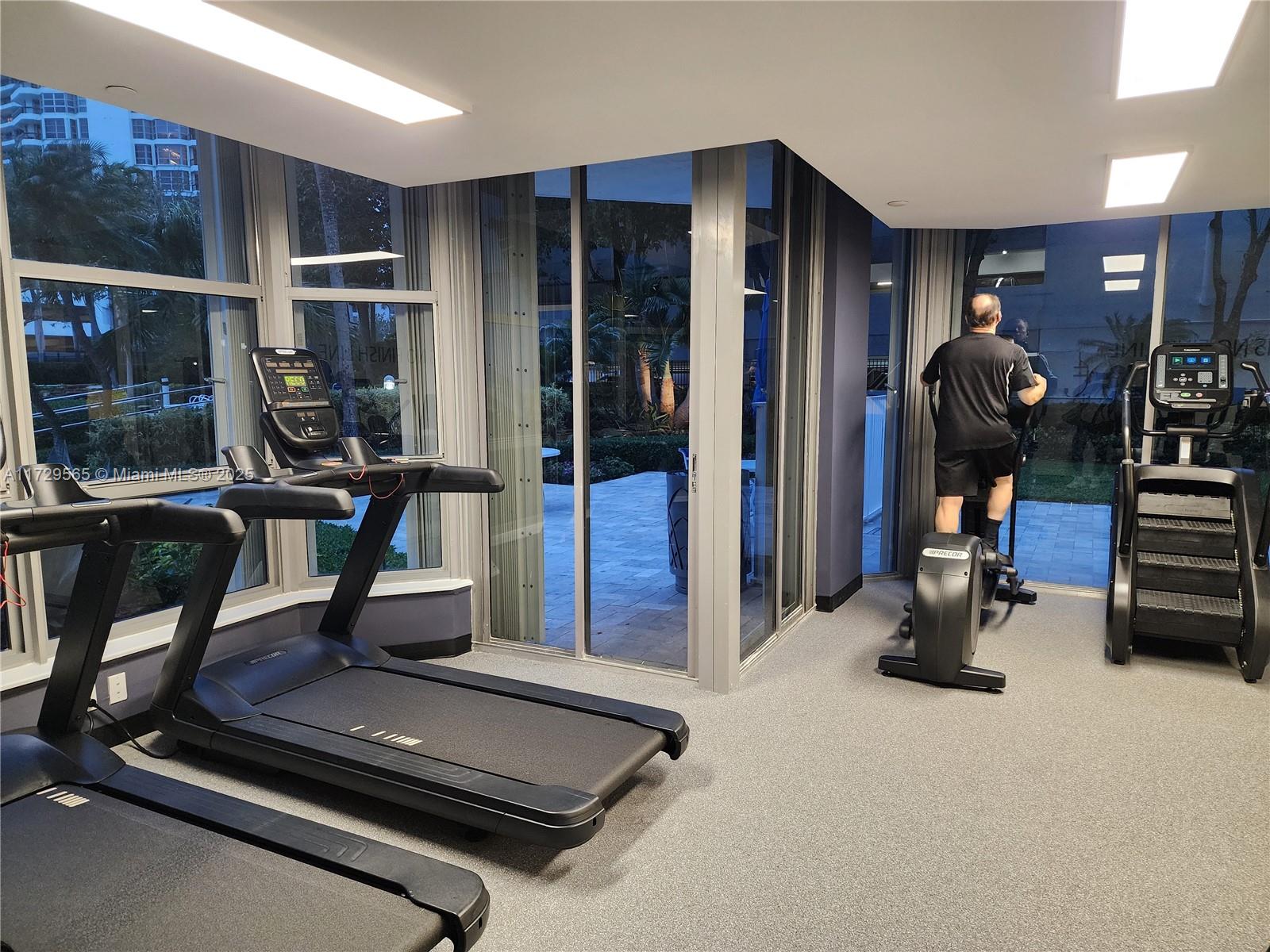 MYSTIC POINTE TOWER 400 C - Residential
