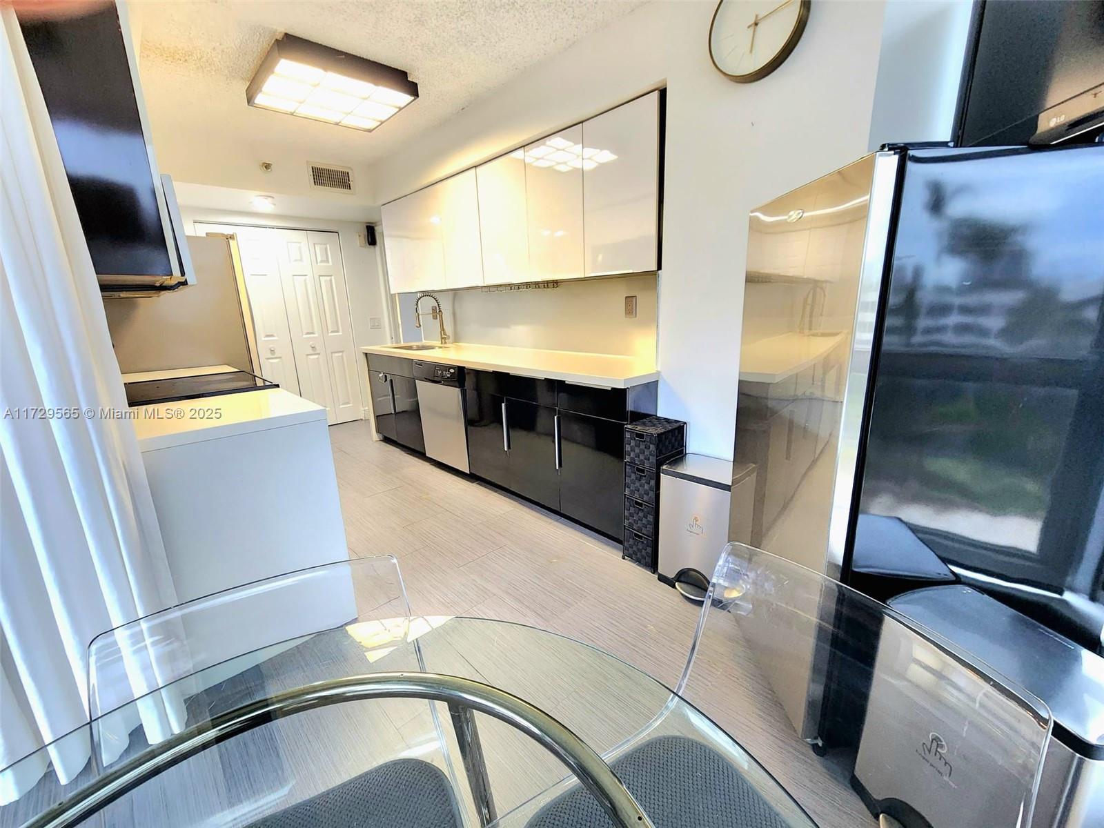 MYSTIC POINTE TOWER 400 C - Residential