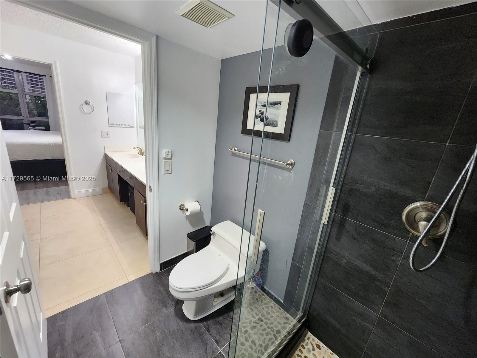 MYSTIC POINTE TOWER 400 C - Residential