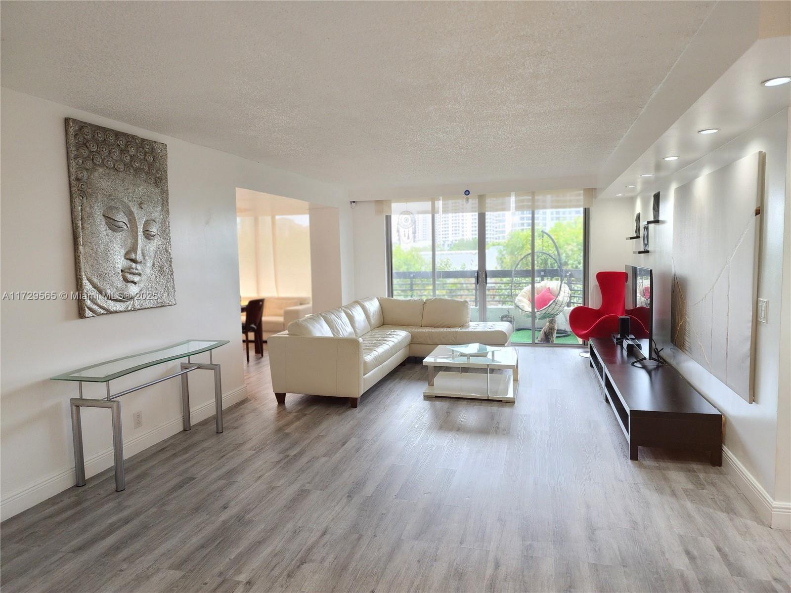 MYSTIC POINTE TOWER 400 C - Residential