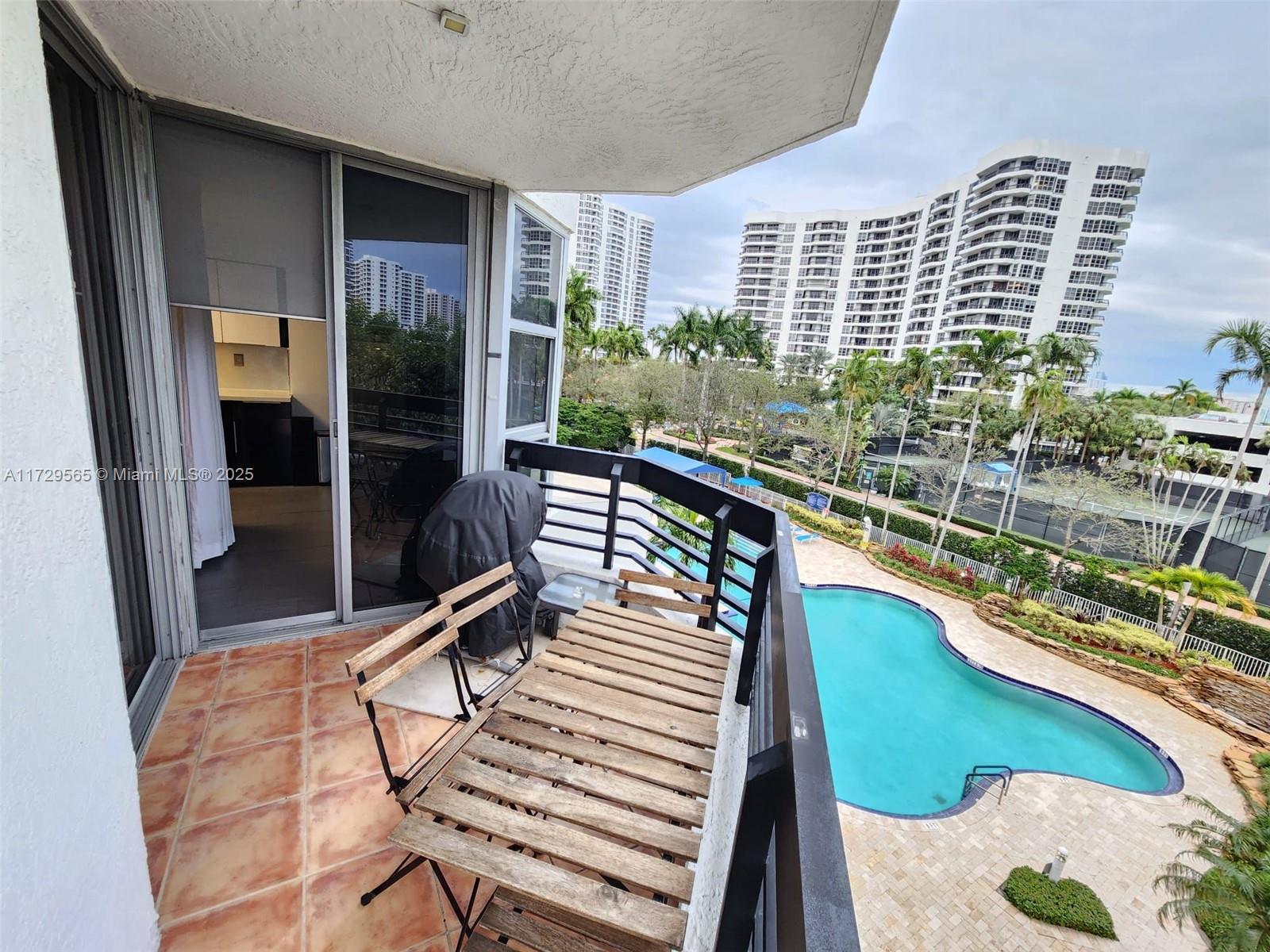 MYSTIC POINTE TOWER 400 C - Residential
