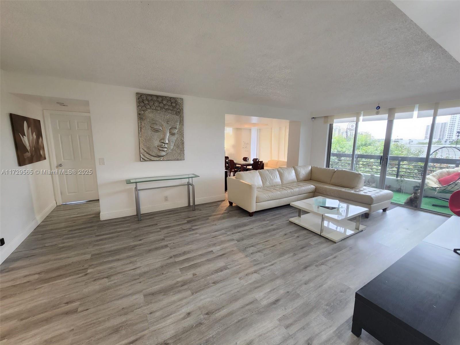 MYSTIC POINTE TOWER 400 C - Residential
