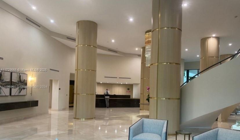 MYSTIC POINTE TOWER 400 C - Residential