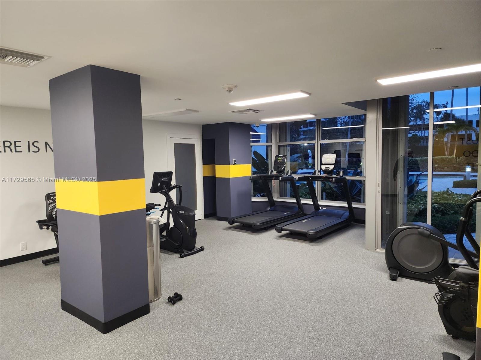 MYSTIC POINTE TOWER 400 C - Residential