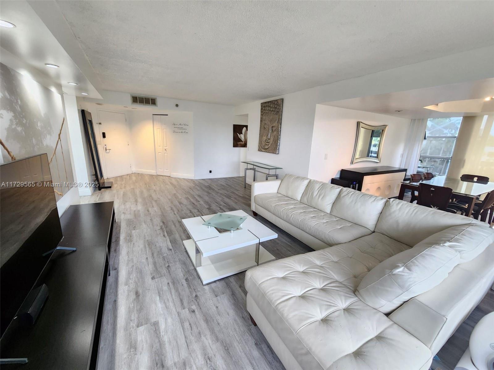 MYSTIC POINTE TOWER 400 C - Residential
