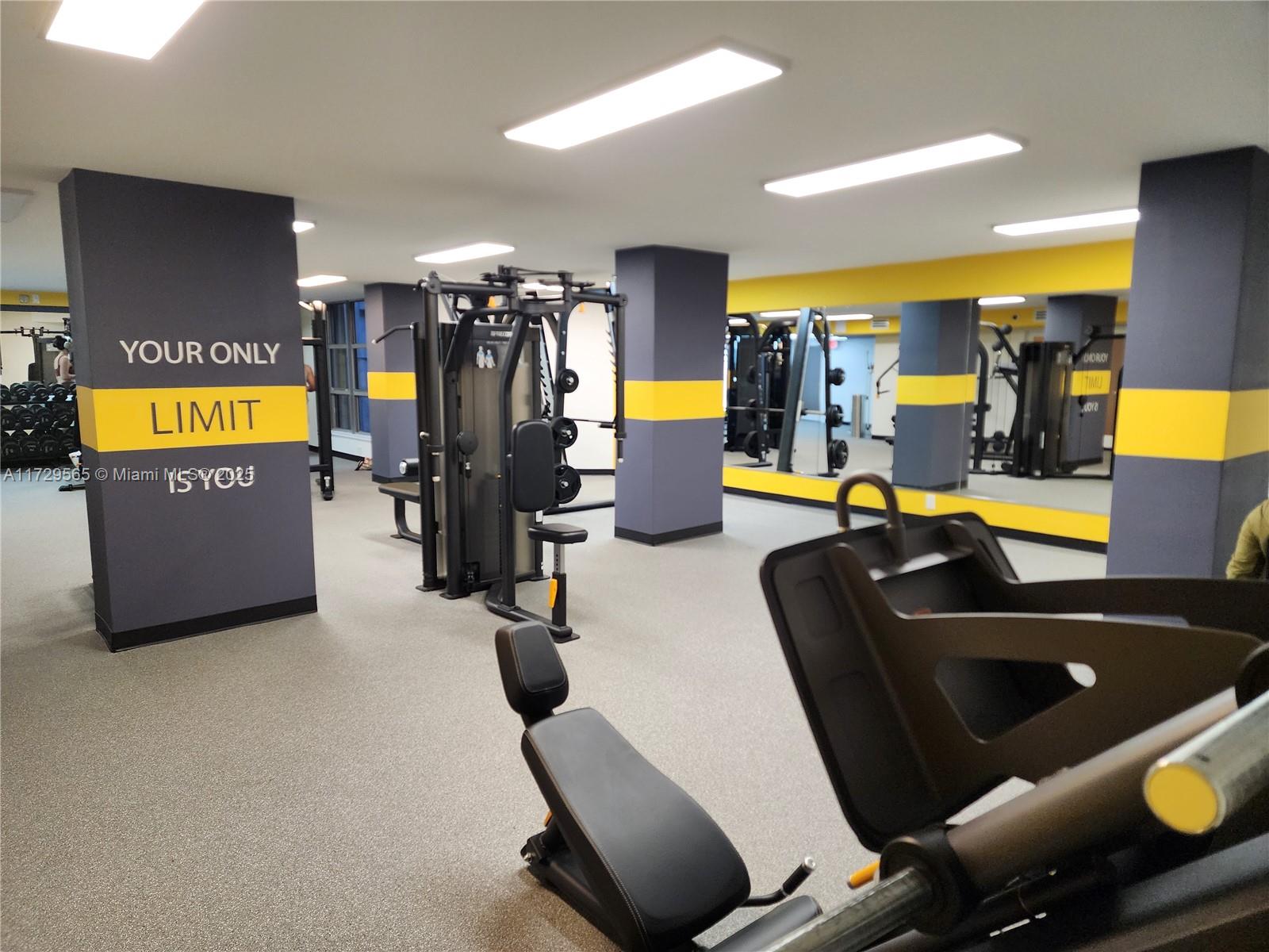 MYSTIC POINTE TOWER 400 C - Residential