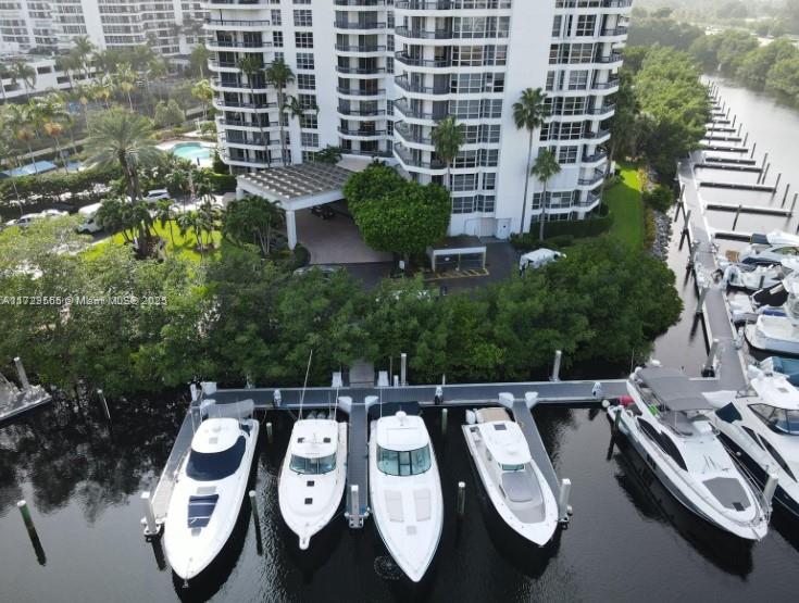MYSTIC POINTE TOWER 400 C - Residential