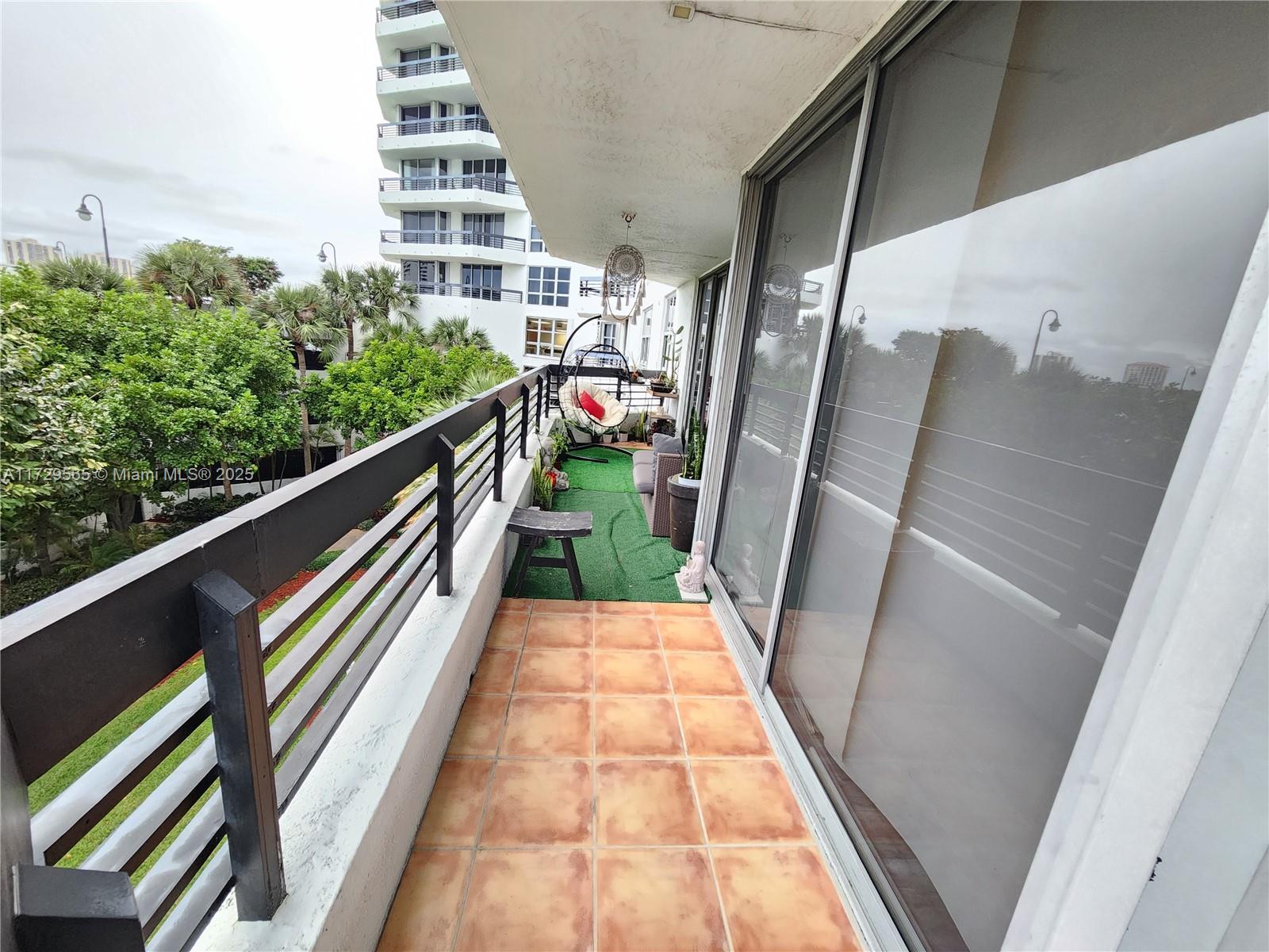 MYSTIC POINTE TOWER 400 C - Residential