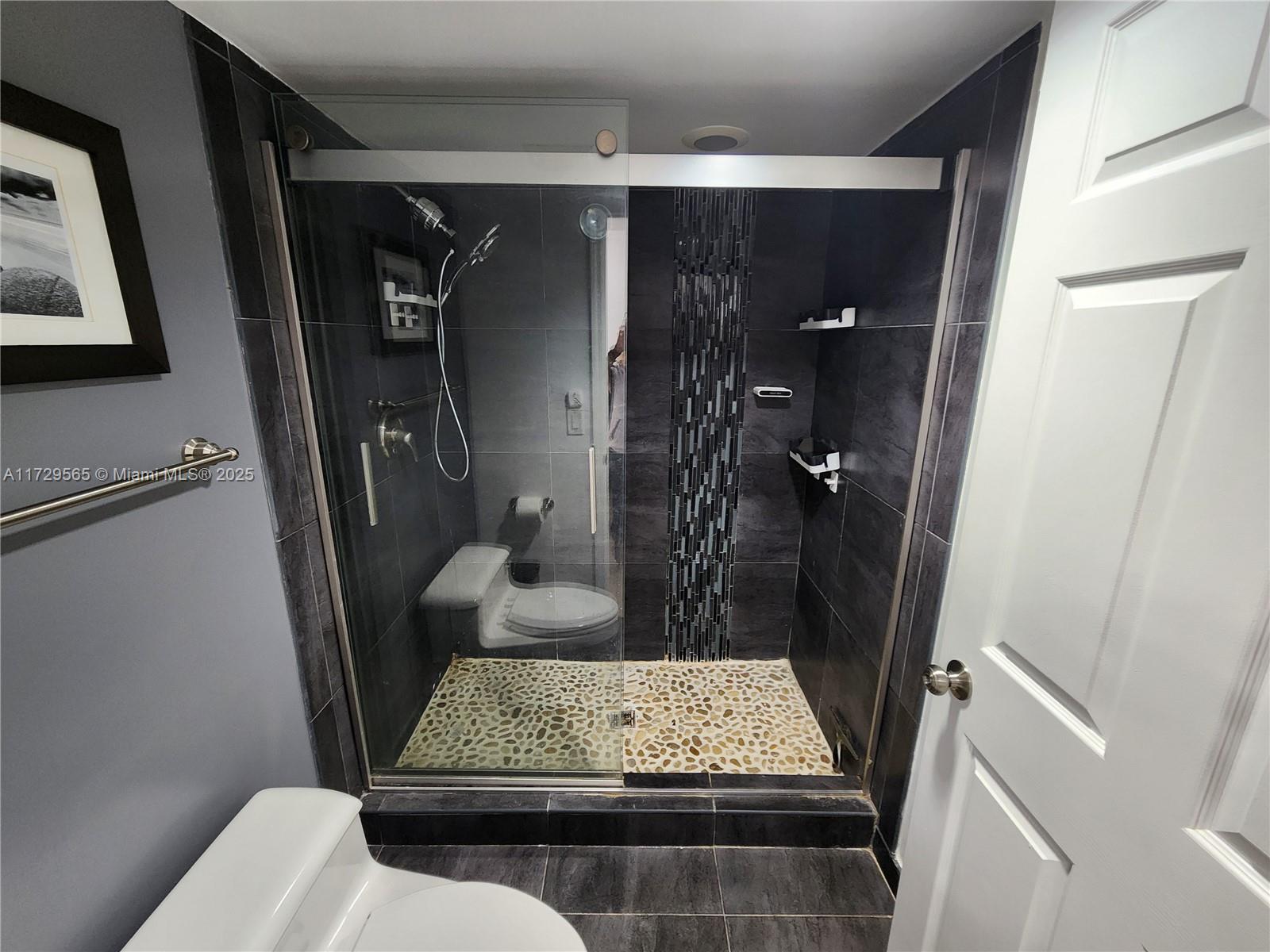 MYSTIC POINTE TOWER 400 C - Residential