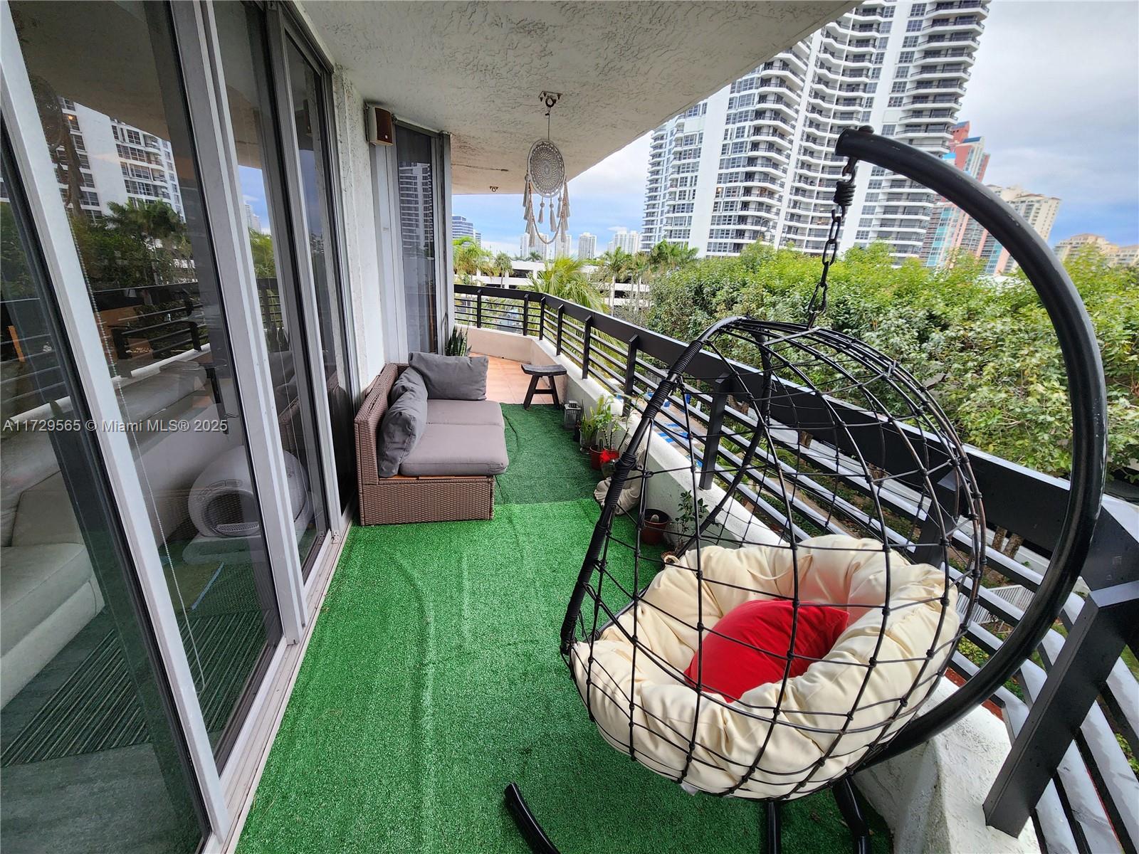 MYSTIC POINTE TOWER 400 C - Residential