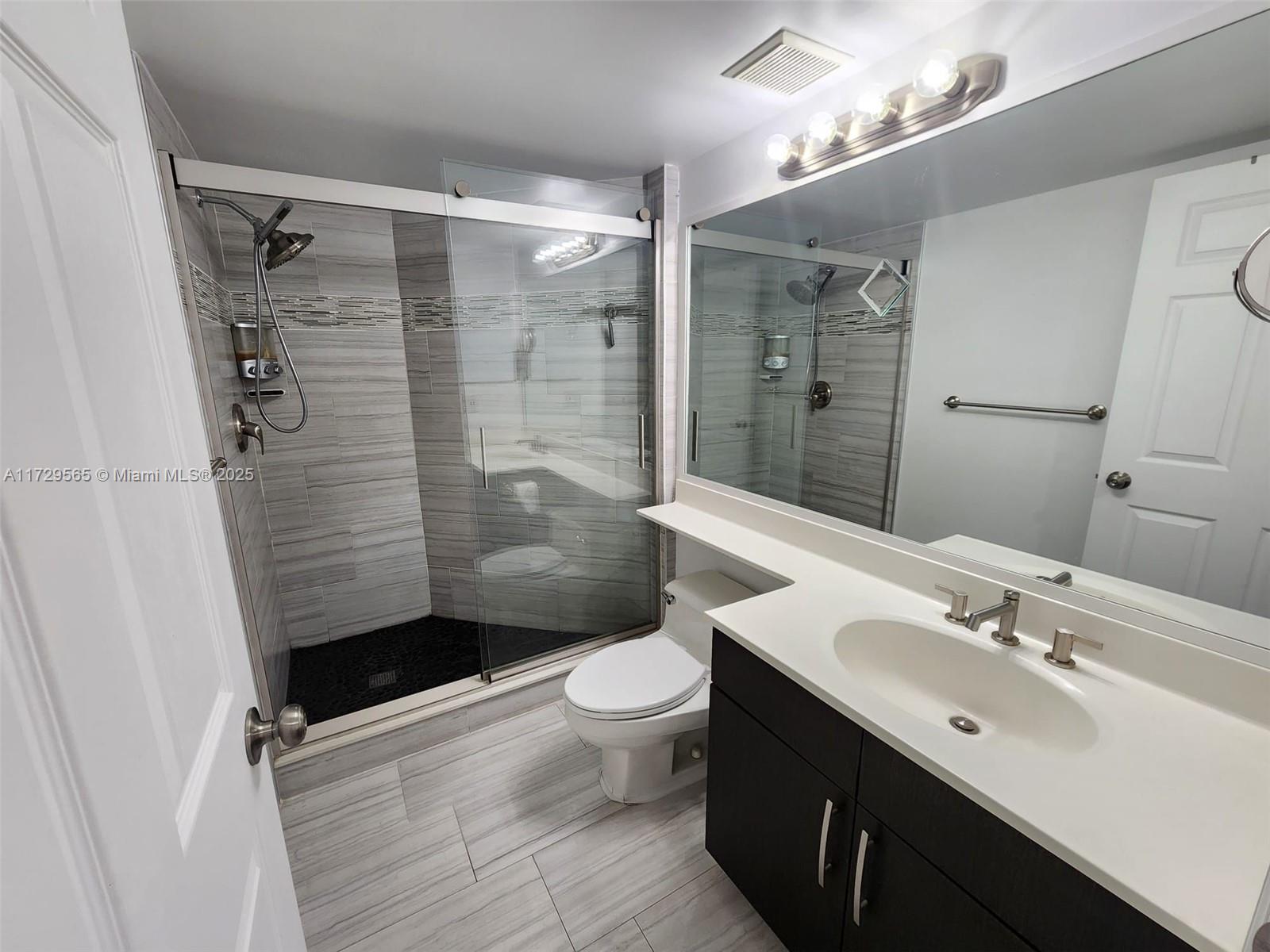 MYSTIC POINTE TOWER 400 C - Residential