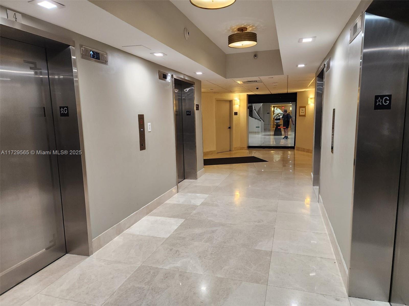 MYSTIC POINTE TOWER 400 C - Residential