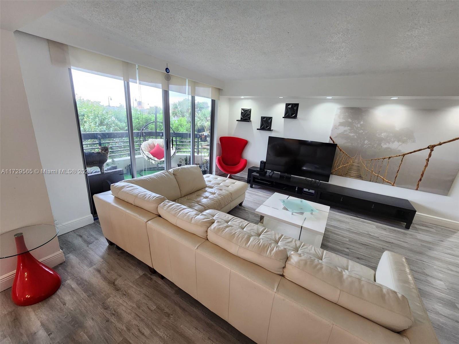 MYSTIC POINTE TOWER 400 C - Residential
