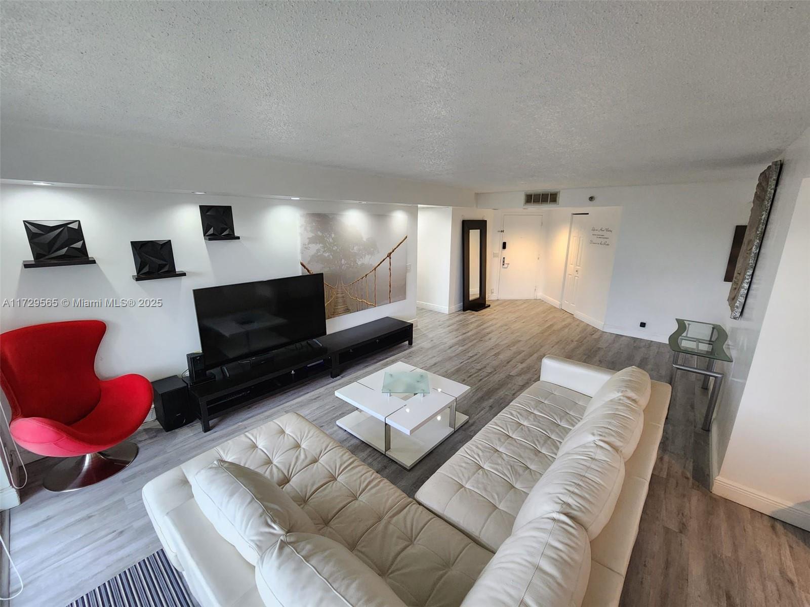 MYSTIC POINTE TOWER 400 C - Residential