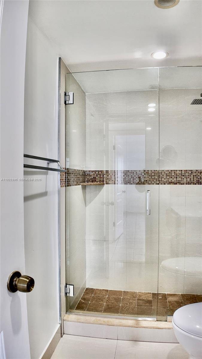 MILAM CONDO SOUTH - Residential Lease