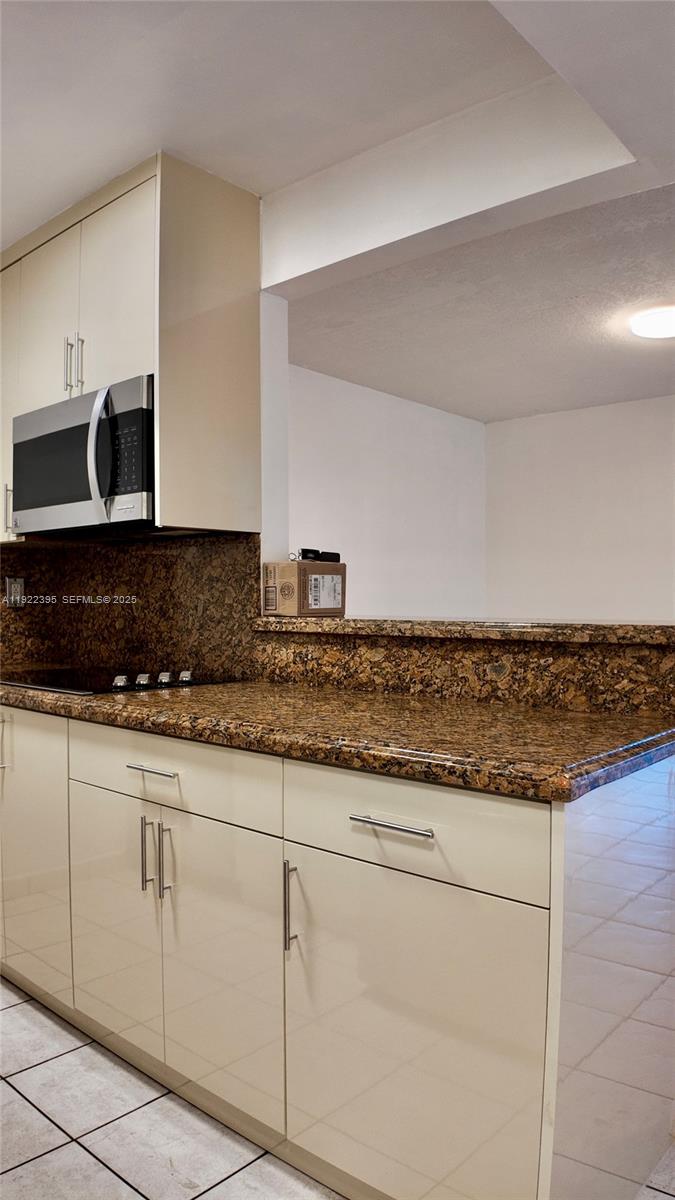 MILAM CONDO SOUTH - Residential Lease