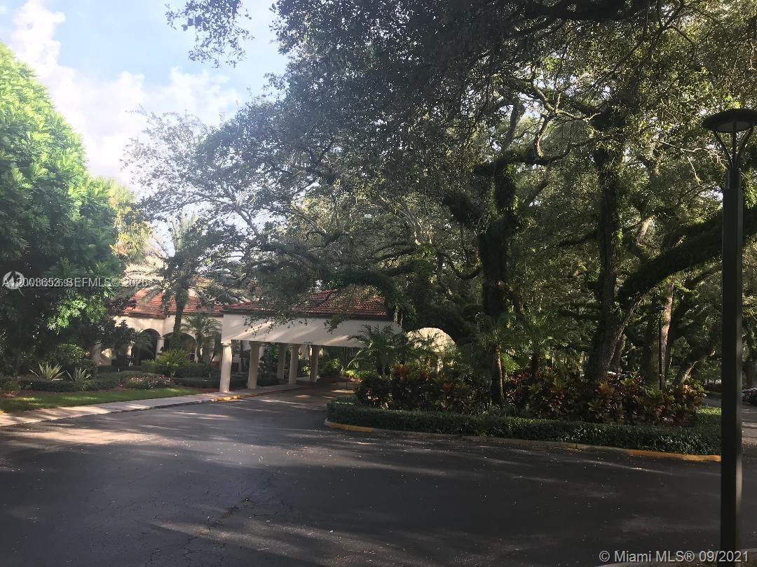 CONDO 27 OF WHITEHALL CON - Residential