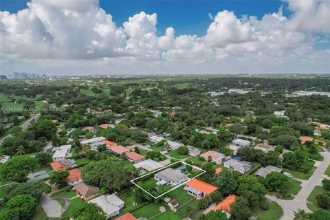 A home in Biscayne Park