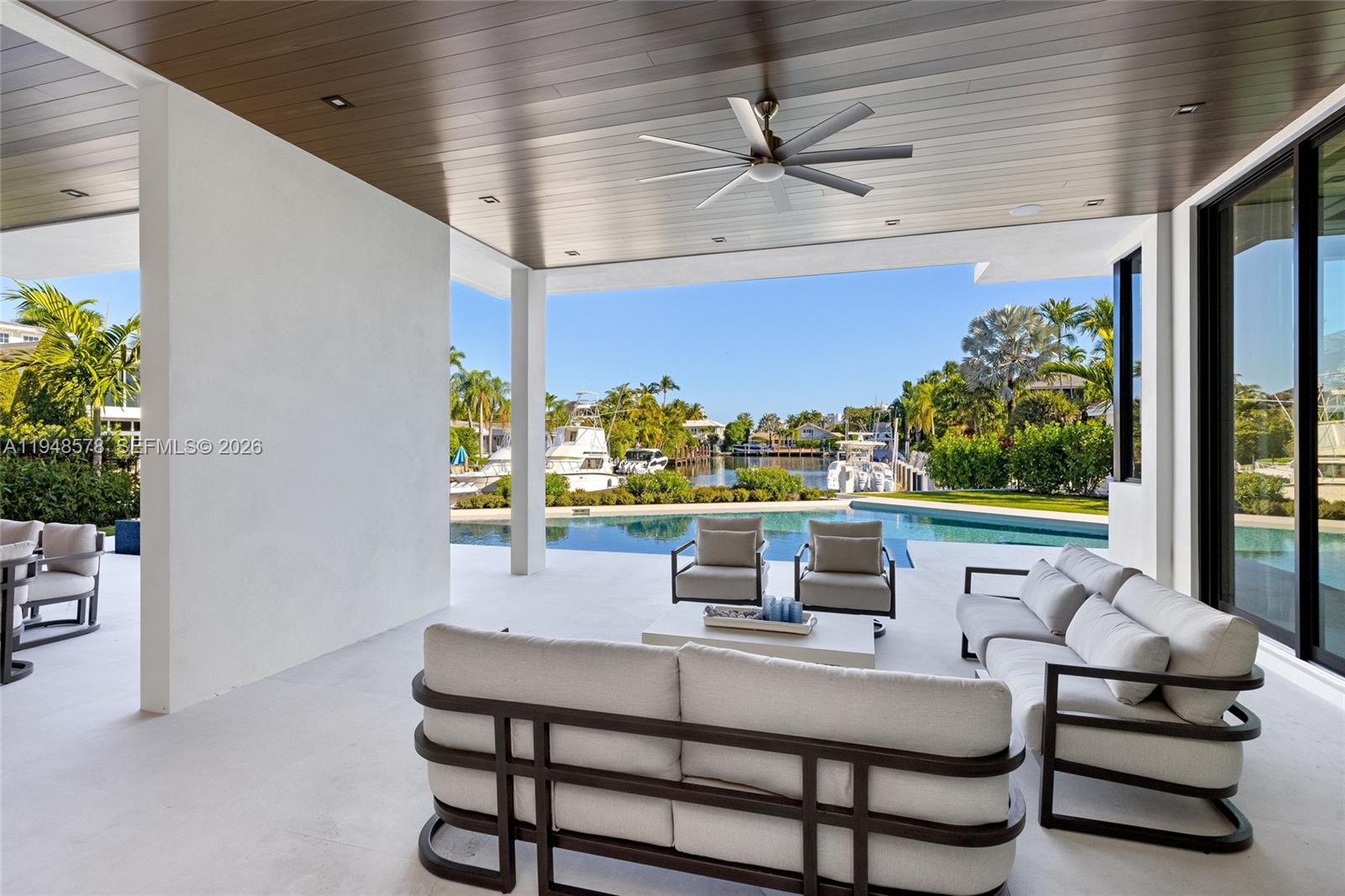 ISLA BAHIA - Residential