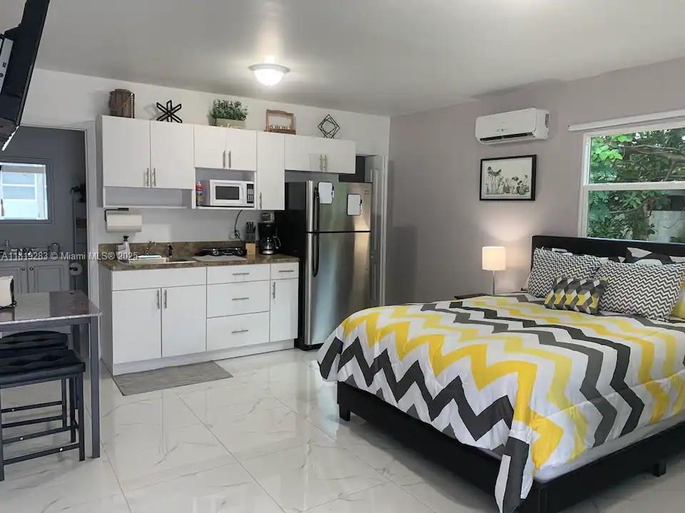 1762 Nw 15th St 4, Miami, Broward County, Florida - 1 Bedrooms  
1 Bathrooms - 