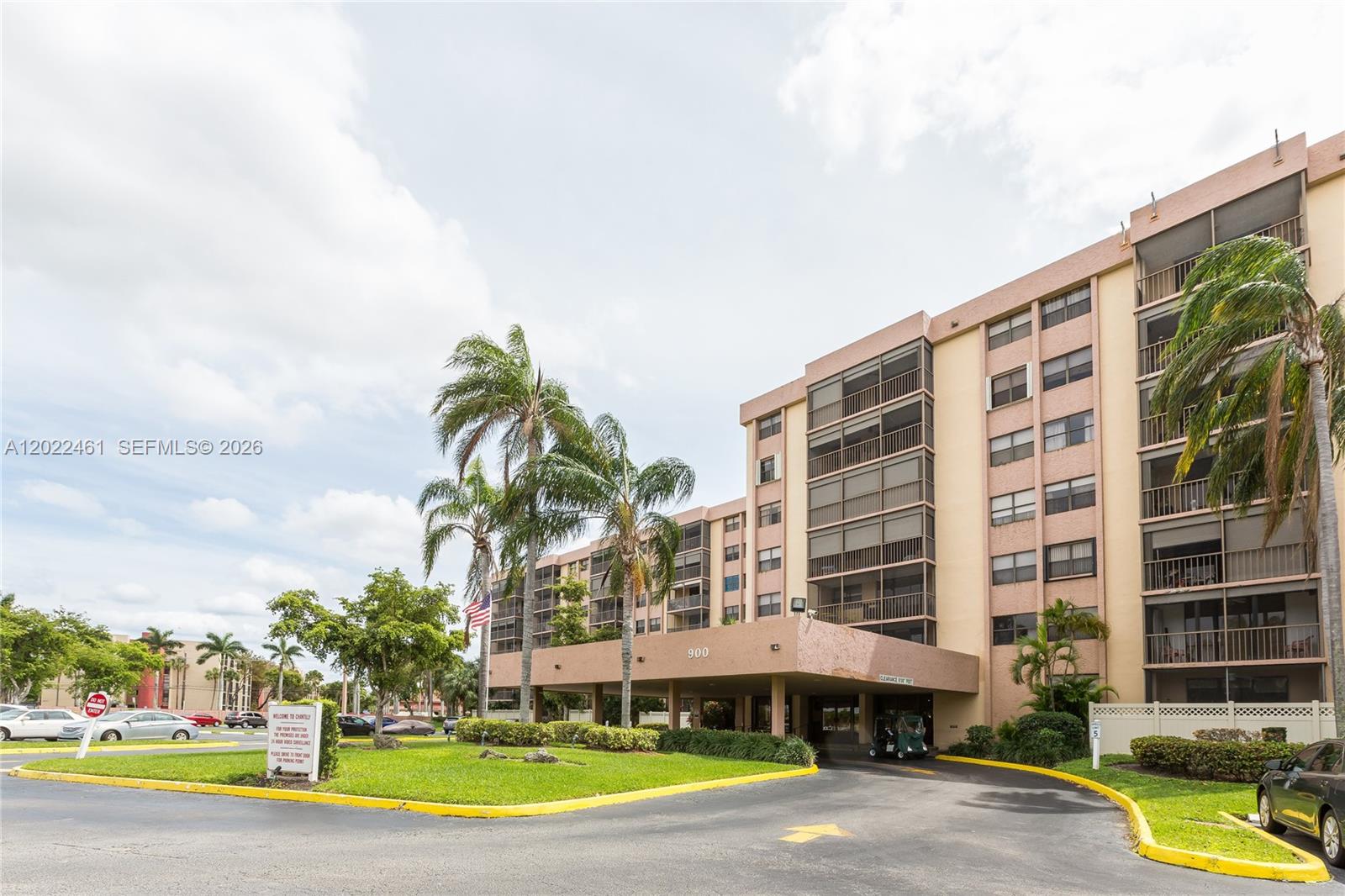 900 NE 195th St 618, Miami, FL, 33179/$265,000 2 900 NE 195th St 618