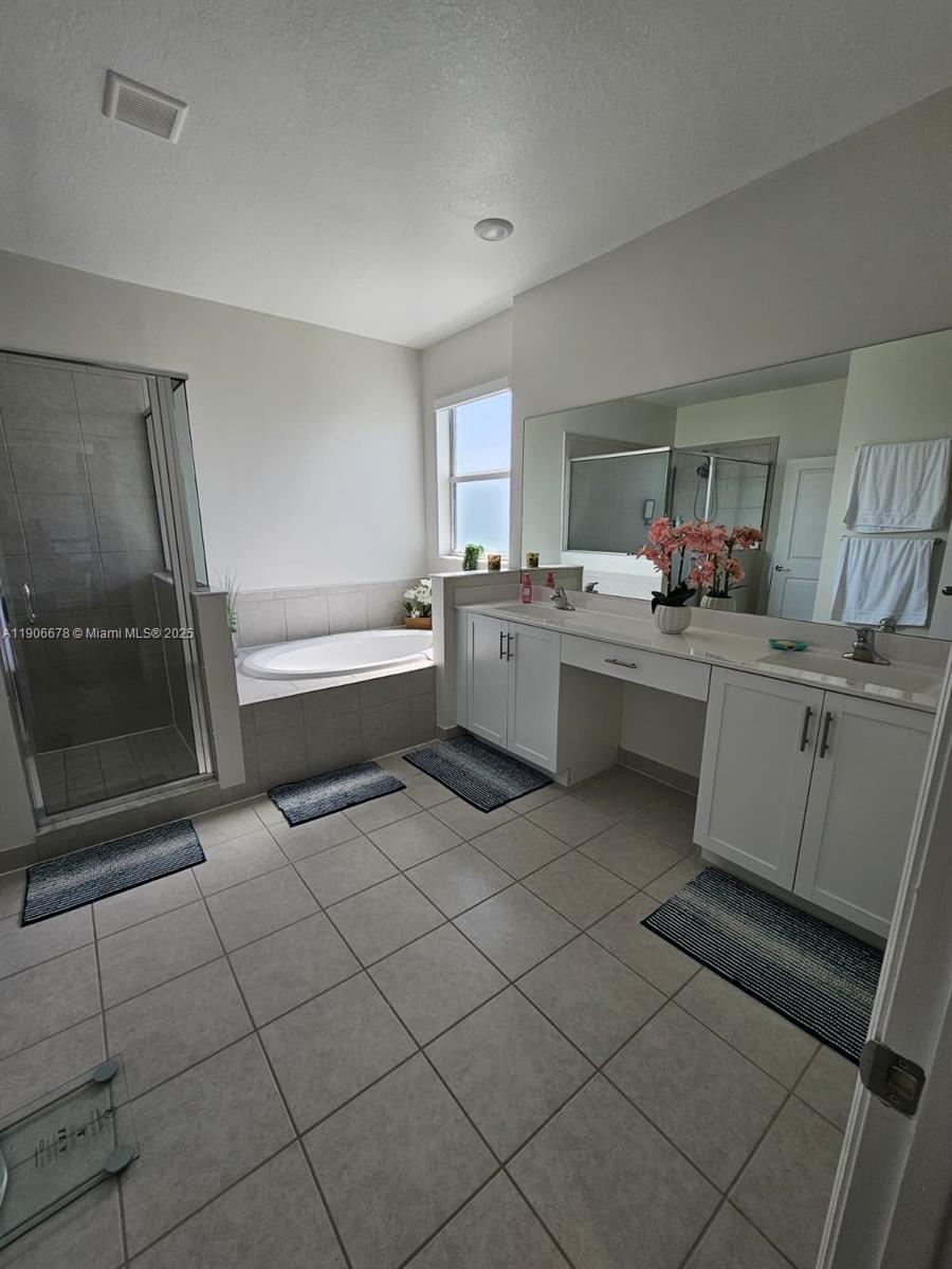 SIENA NORTH - Residential Lease