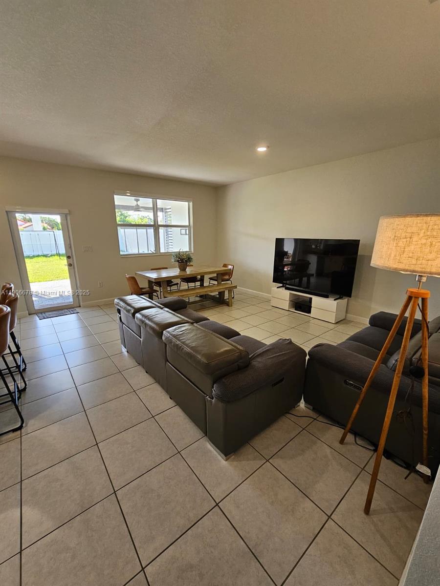 SIENA NORTH - Residential Lease