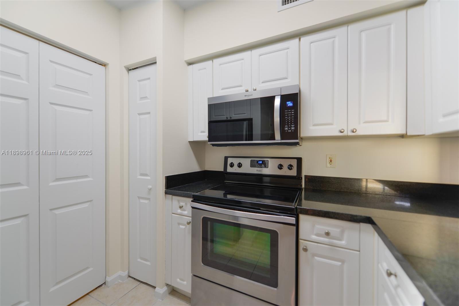 PORTO BELLAGIO CONDO - Residential