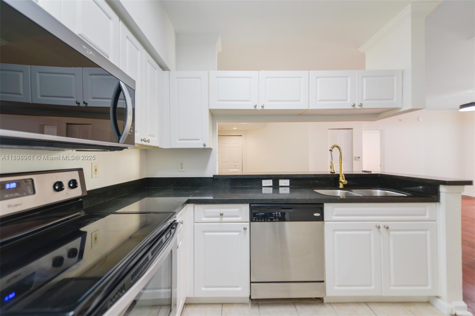 PORTO BELLAGIO CONDO - Residential