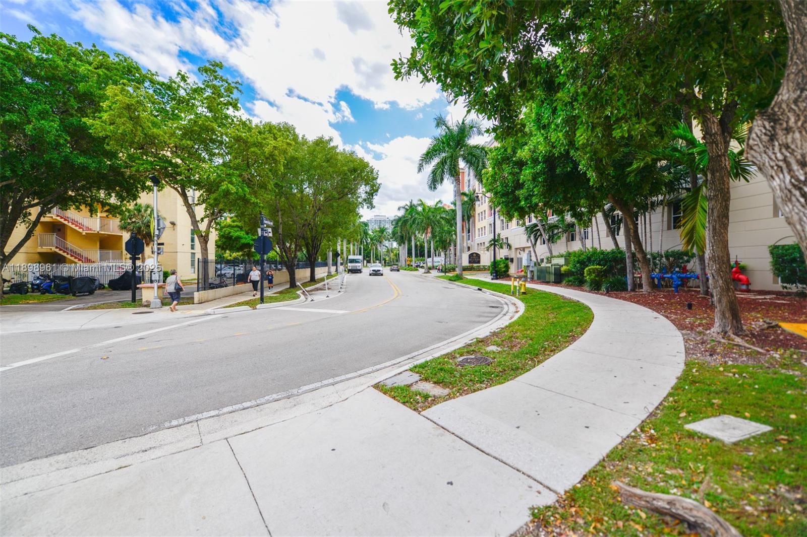 PORTO BELLAGIO CONDO - Residential