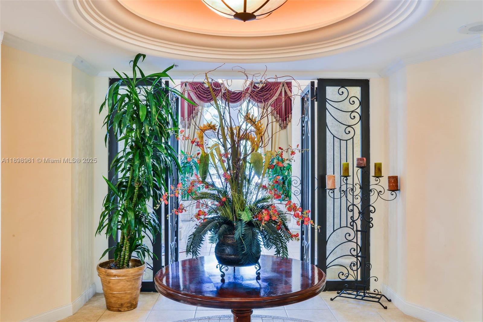 PORTO BELLAGIO CONDO - Residential