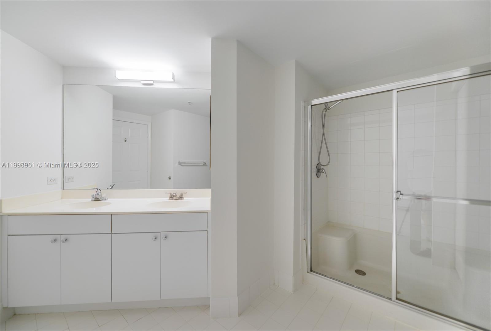 PORTO BELLAGIO CONDO - Residential
