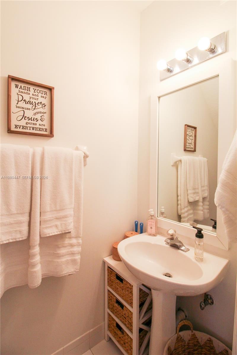 LAS BRISAS AT DORAL CONDO - Residential