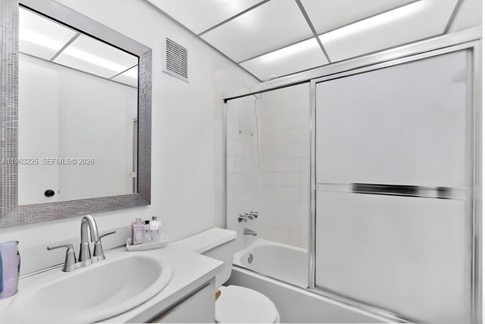 COUNTRY LAKE MANORS TOWNH - Residential