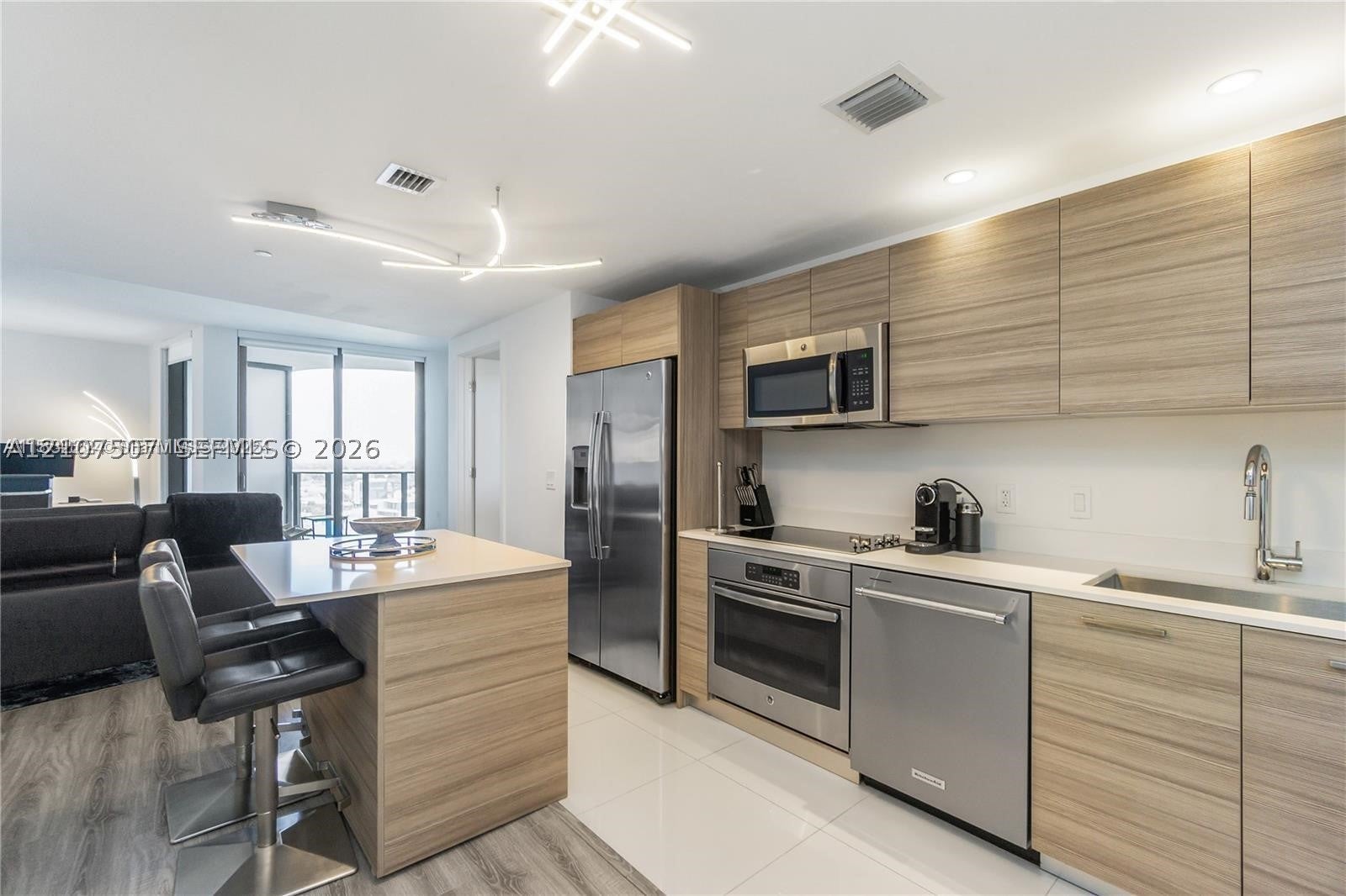 121 NE 34th St 1614