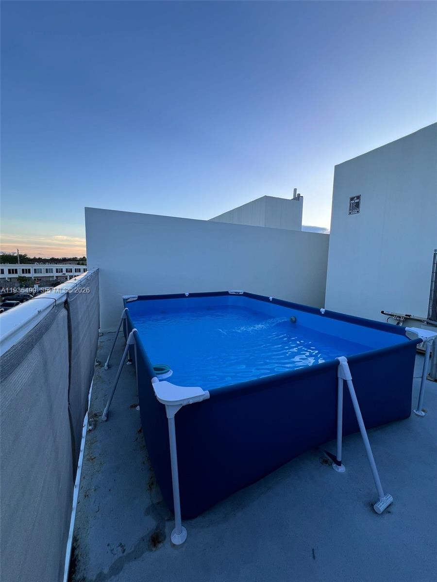 PARADISE GARDENS - Residential