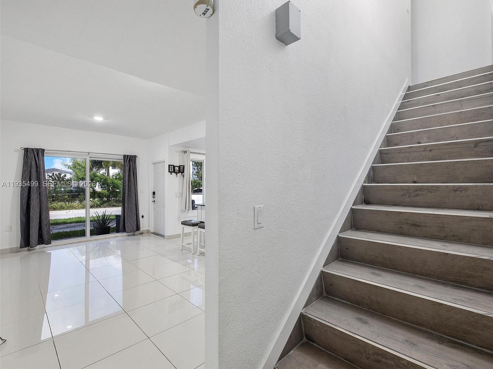 PARADISE GARDENS - Residential