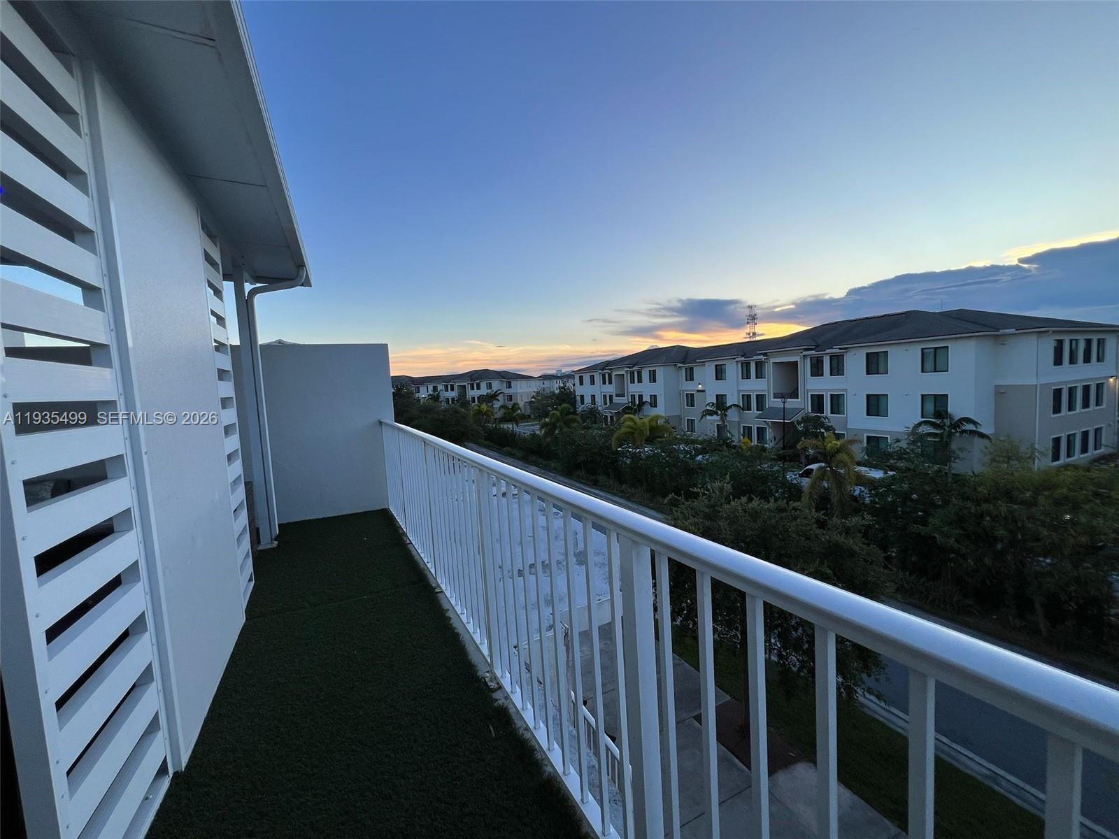 PARADISE GARDENS - Residential