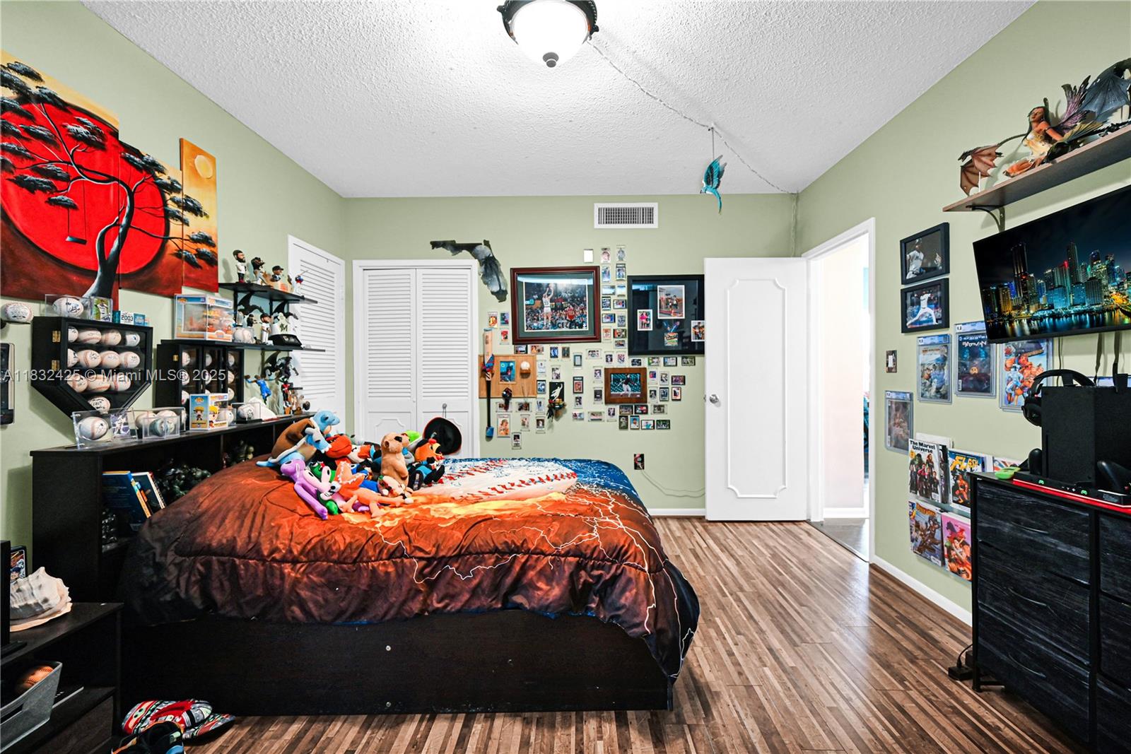 GRANADA CONDOMINIUM - Residential