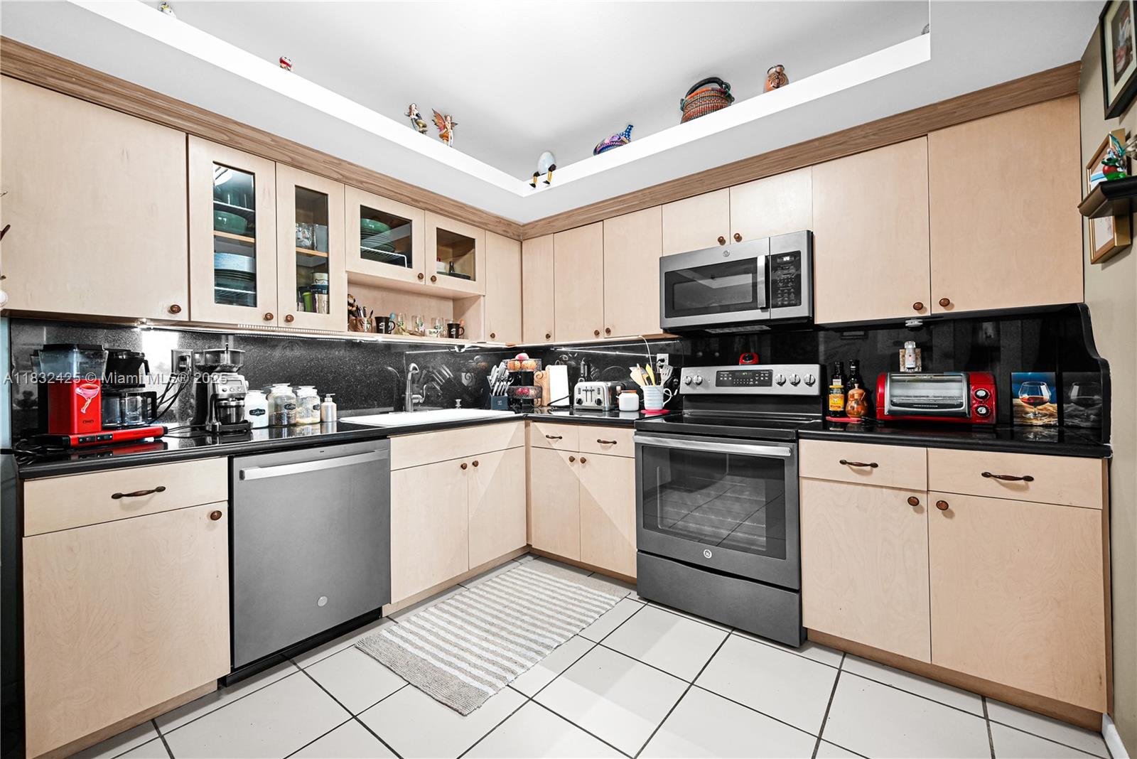 GRANADA CONDOMINIUM - Residential