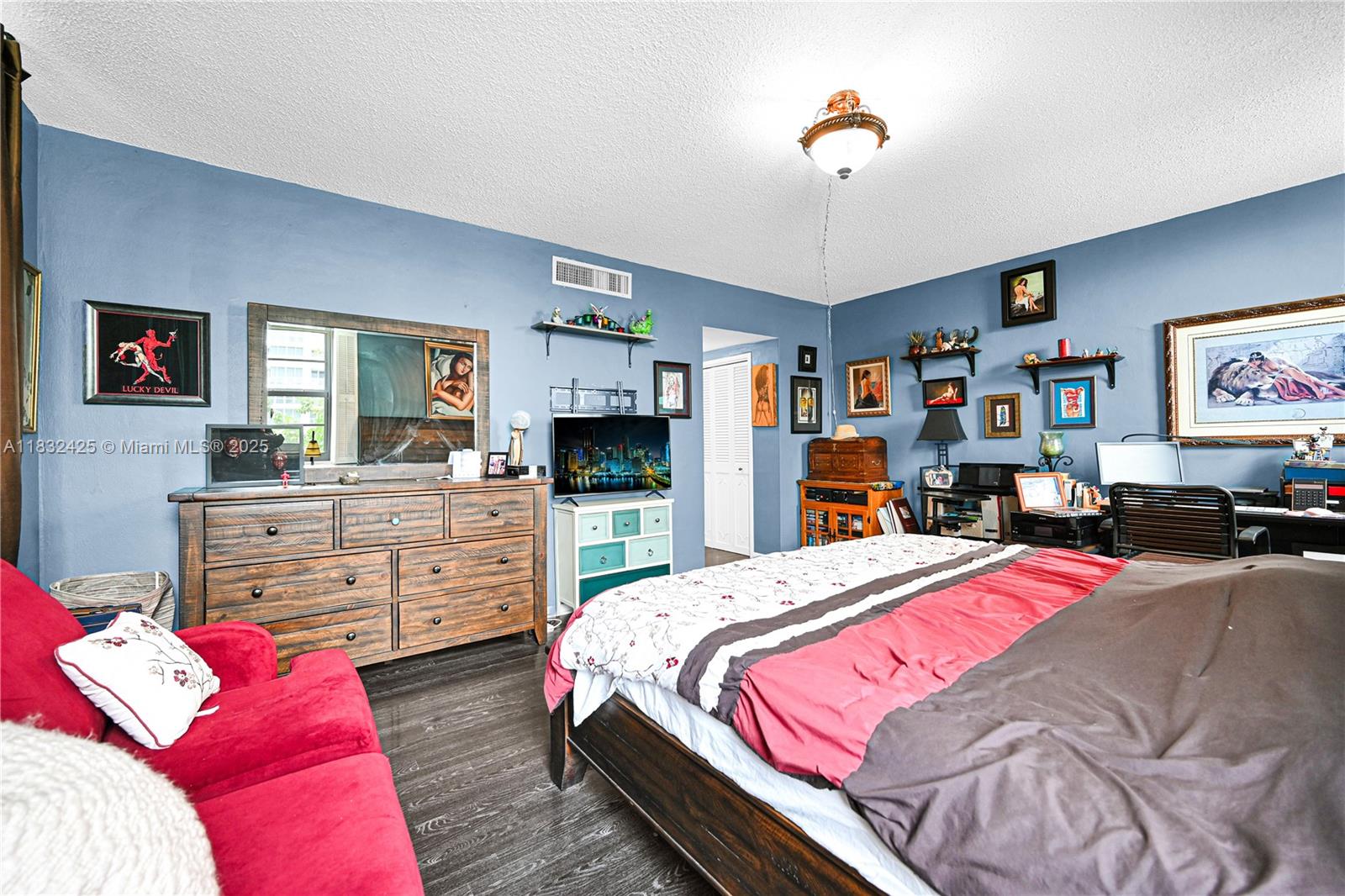 GRANADA CONDOMINIUM - Residential