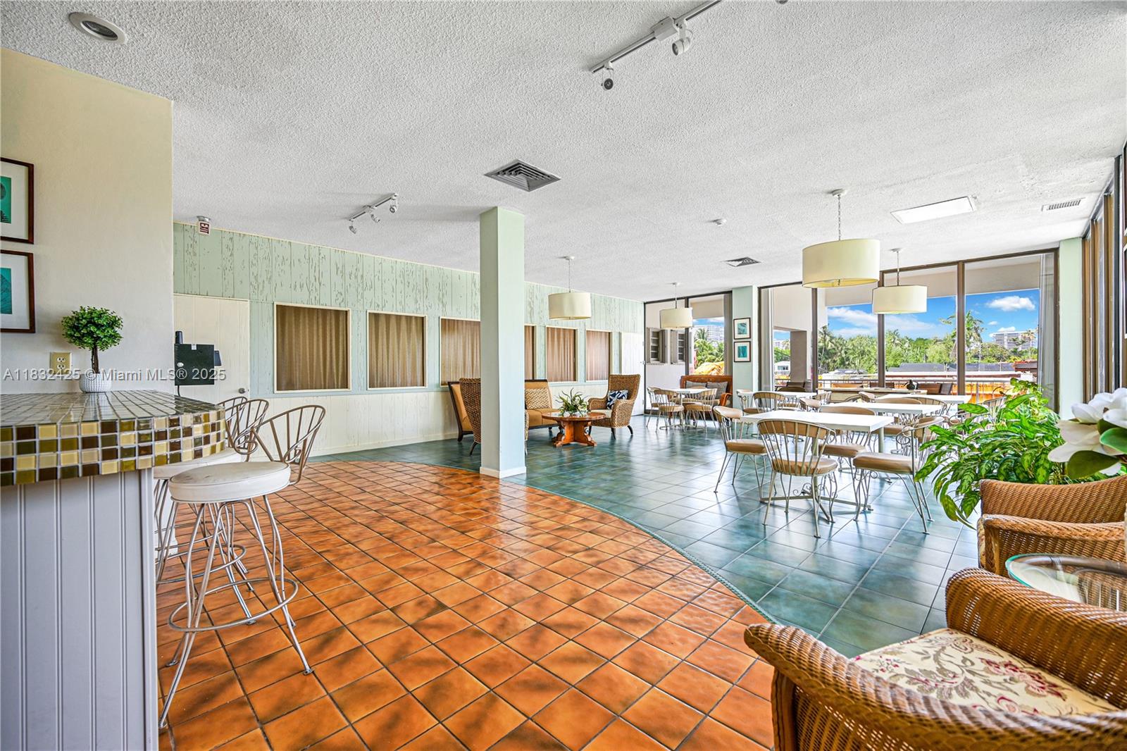 9341 E Bay Harbor Dr 3D
