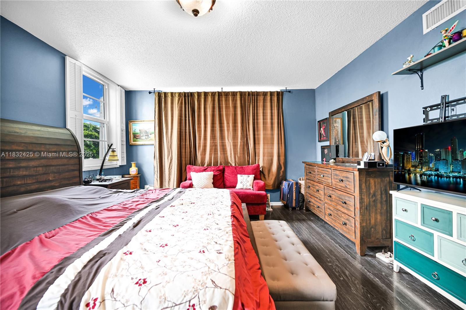 GRANADA CONDOMINIUM - Residential