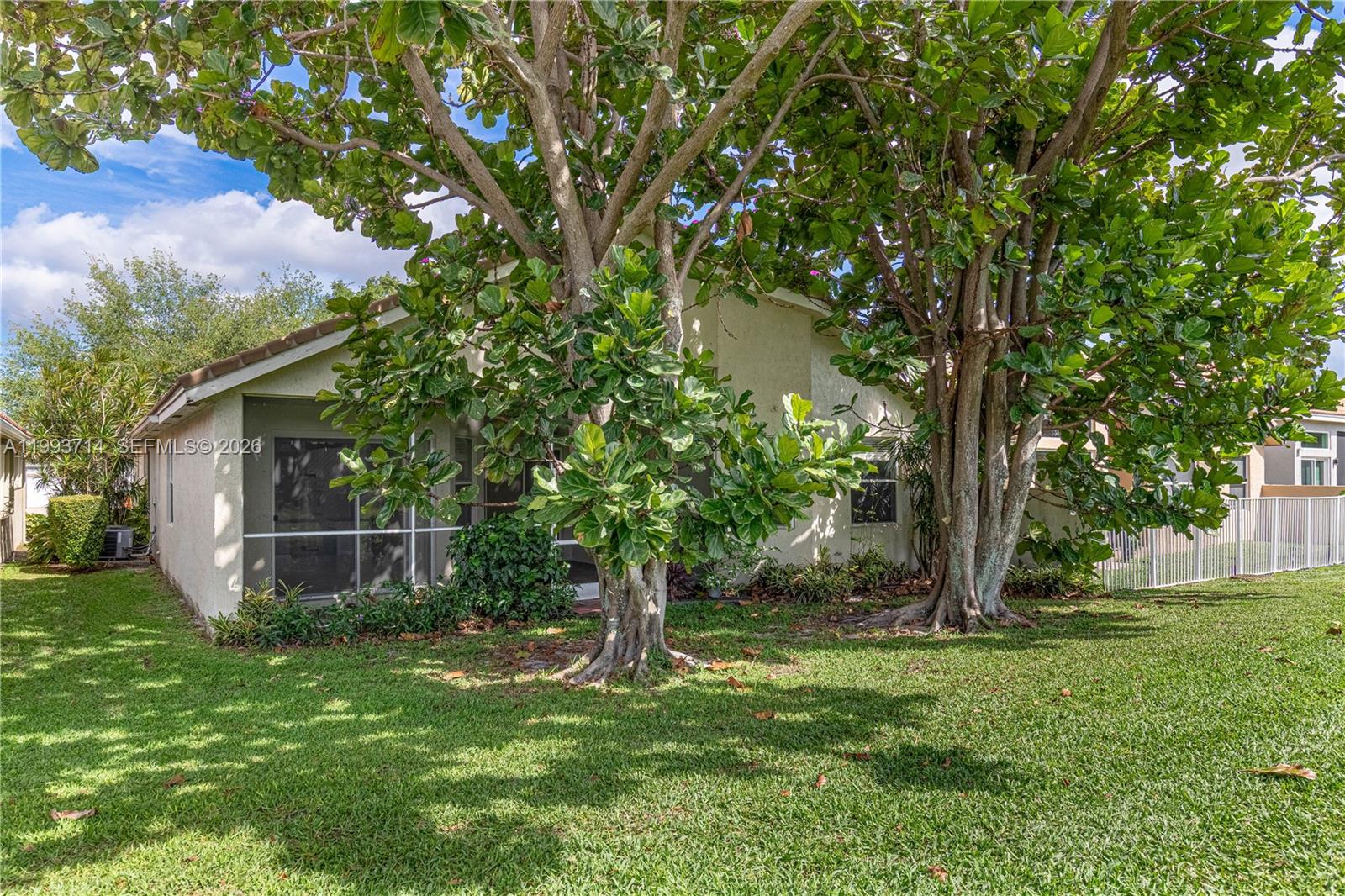 POLO TRACE 2 4 - Residential