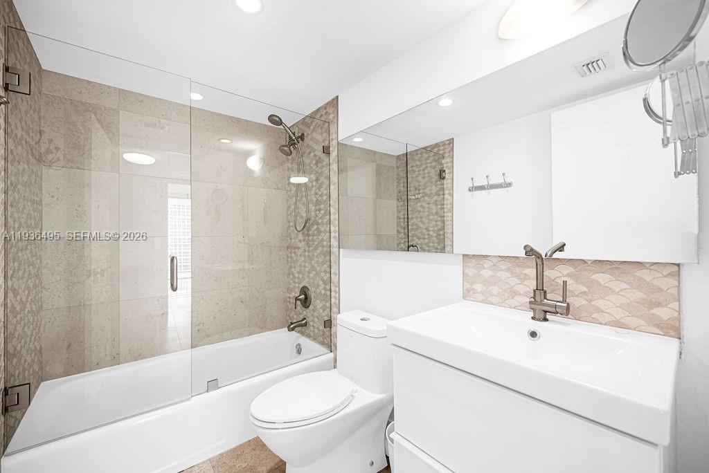 BRICKELL PLACE PHASE II C - Residential