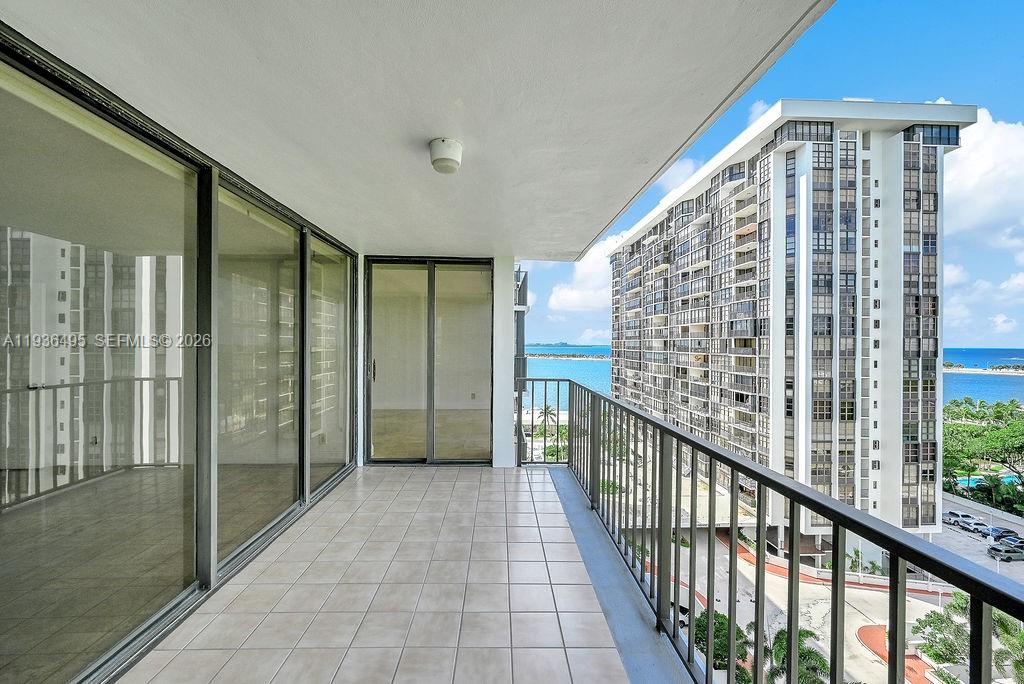 BRICKELL PLACE PHASE II C - Residential