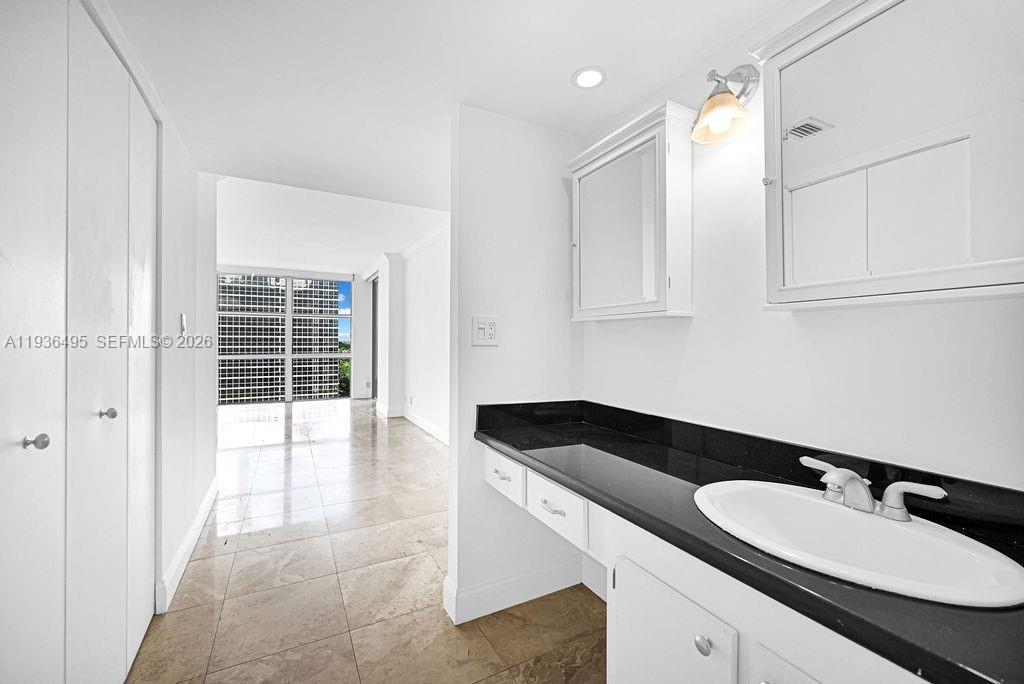 BRICKELL PLACE PHASE II C - Residential