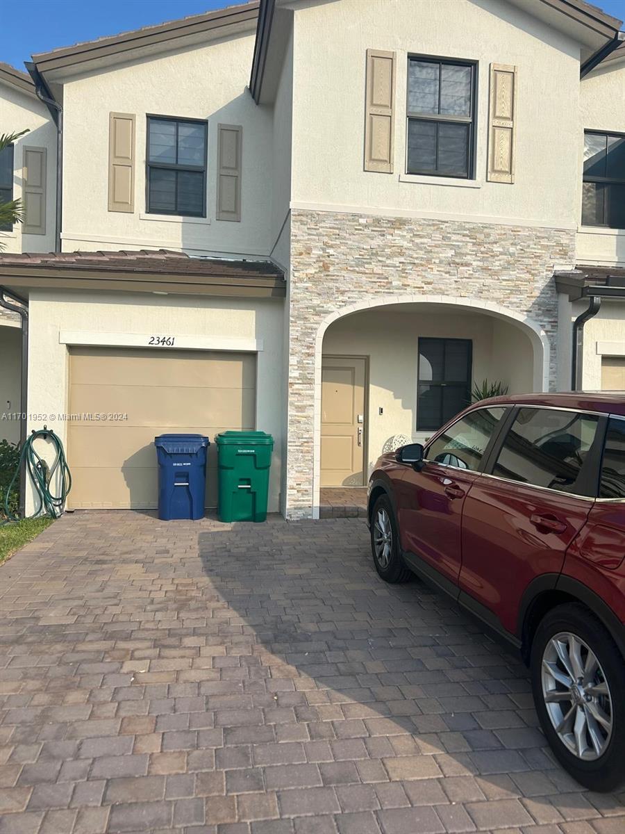 Welcome to your dream townhome in Homestead! This stunning property features 3 spacious bedrooms, 2.5 bathrooms, and a convenient 1 car garage. With an additional room that can be used as a home office, playroom, or guest bedroom. A pleasant front view without neighborhood, large backyard. Clubhouse with community pool. The extra parking available ensures that you and your guests will never have to worry about finding a spot. Located near the Southland Mall, you'll have easy access to shopping, dining, and entertainment options. And with low HOA fees, you can enjoy all the amenities this community has to offer without breaking the bank. Schedule a showing today and make this your new home sweet home!