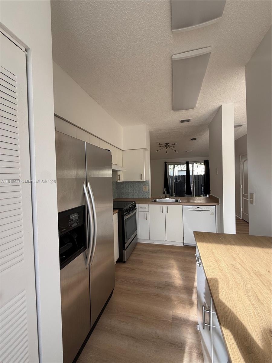 Rental Property at 835 Ne 212th Ter 4, Miami, Broward County, Florida - Bedrooms: 2 
Bathrooms: 3  - $2,450 MO.